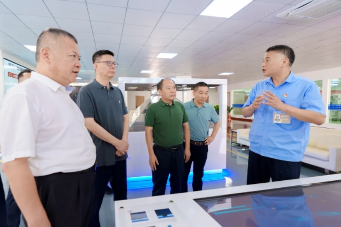 省政協(xié)經(jīng)濟委調(diào)研組來景調(diào)研低空經(jīng)濟產(chǎn)業(yè)發(fā)展